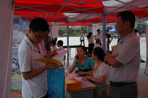 筑巢引鳳，吸納人才 敦煌種業(yè)參加酒泉市人社局組織的大型人才招聘會(huì)