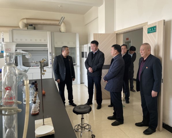 酒泉市政府黨組成員、副市長(zhǎng)哈里別克來敦煌種業(yè)調(diào)研指導(dǎo)工作